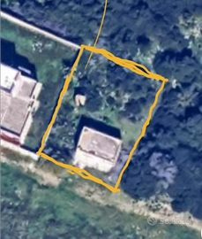 Terreno agricolo con rimessa