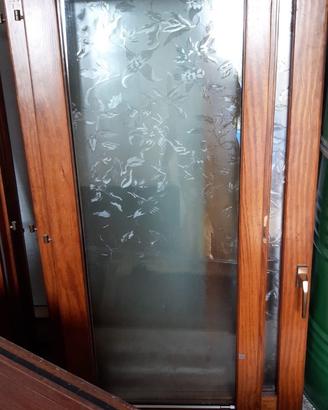 Persiane e finestre in legno