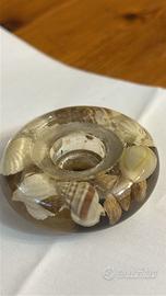 Candelabri in resina con conchiglie vere