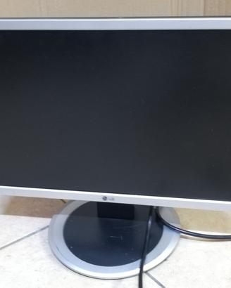 Monitor LG completo di cavi