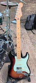 chitarra FENDER Stratocaster HSS bomba rock 