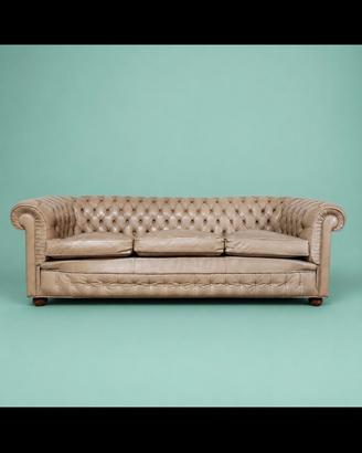 Divano tre posti chesterfield club  pelle avorio 