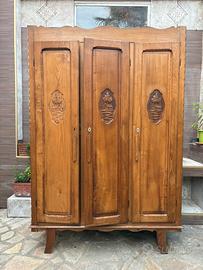 Armadio guardaroba in legno massello