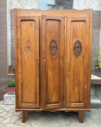 Armadio guardaroba in legno massello