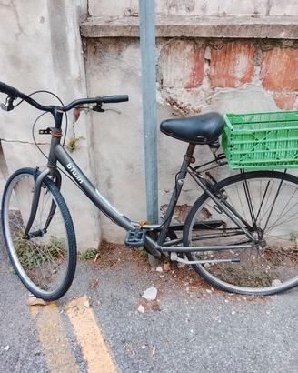 Bici da donna con ruote nuove