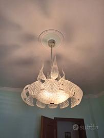 Lampadario in vetro con foglie rimuovibili