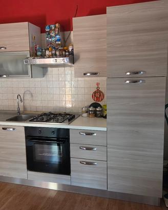 Cucina componibile completa con elettrodomestici