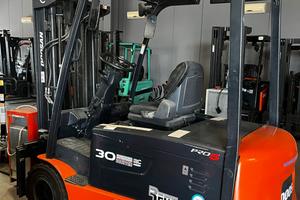 CARRELLO ELEVATORE ELETTRICO