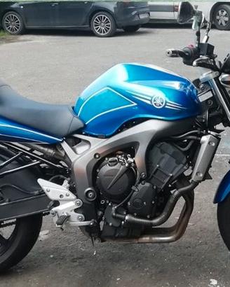 moto yamaha fz6