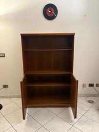 Mobile soggiorno in legno con ante