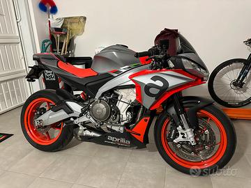 Aprilia Tuono 660
