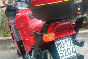 Honda VFR 750 F rc24 asi