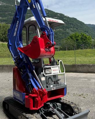 Takeuchi TB 15 FR
