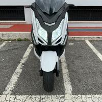 Scooter elettrico Jonway MJS-E Sport bianco