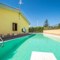 Villa con piscina privata con 12 posti letto