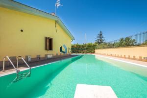 Villa con piscina privata con 12 posti letto