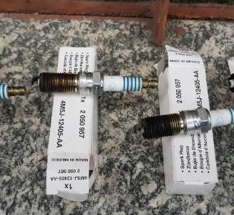 Ford candele x4 pezzi al platino originali focus g