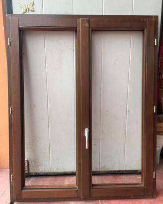Finestra in legno di abete