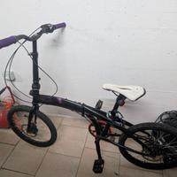 bicicletta pieghevole con marce e freni a disco