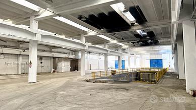 Capannone industriale di 2600mq con scoperto