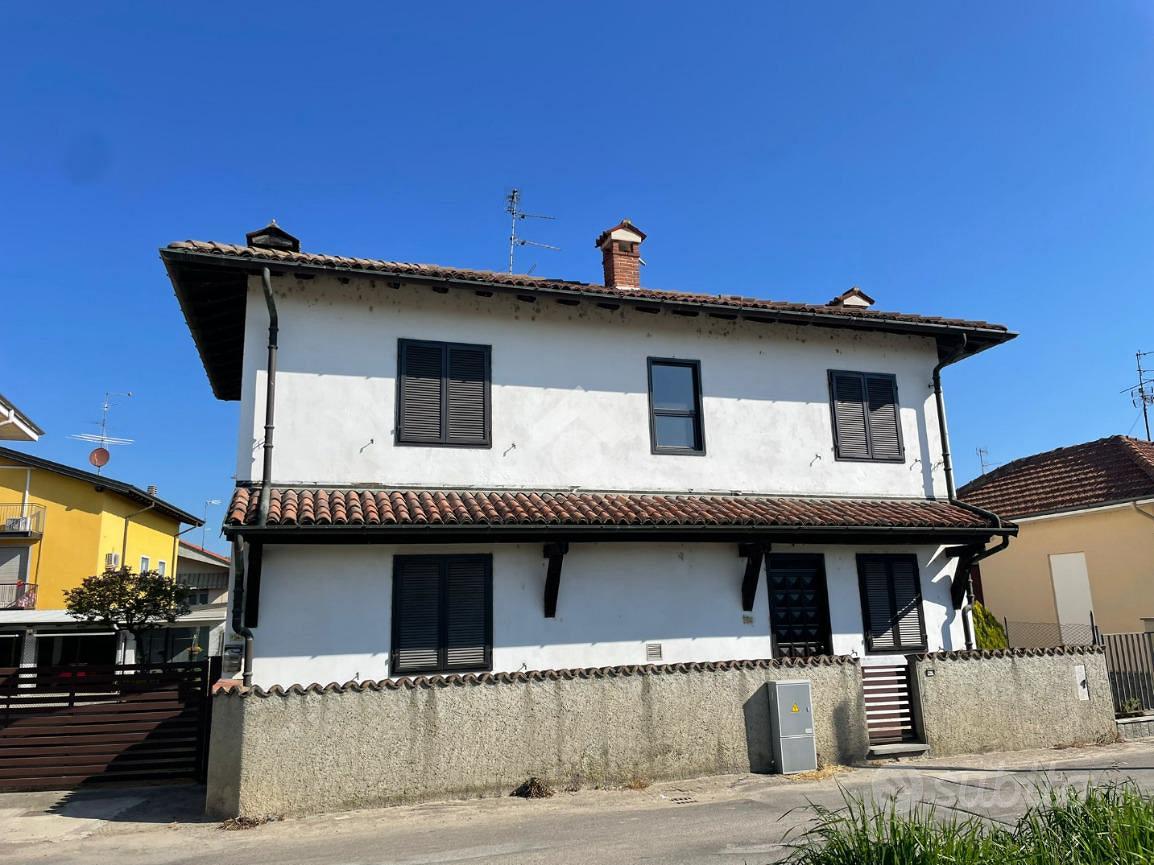 VILLA SINGOLA A NOVARA - Vista 2