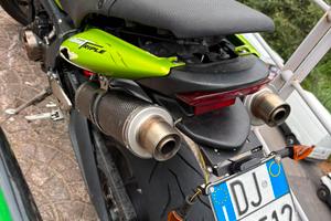 Triumph Streer Triple incidentata