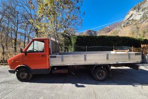 Autocarro per trasporto con cassone