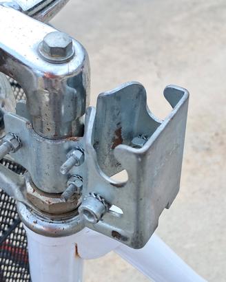 Staffa da applicare su bicicletta