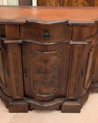 Credenza madia sagomata in stile rustico
