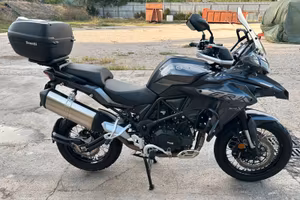 Benelli trk 502x