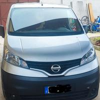 Nissan nv200