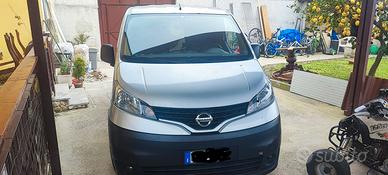 Nissan nv200