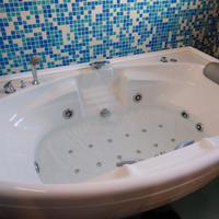 VASCA IDROMASSAGGIO ARTIGIANALE CROMOTERAPIA COME