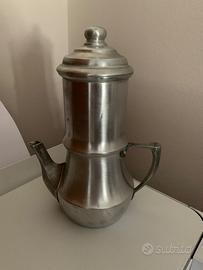 Vecchia caffettiera tipo francese