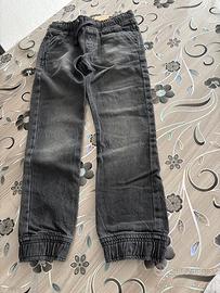 Pantaloni jeans