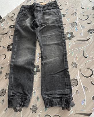 Pantaloni jeans