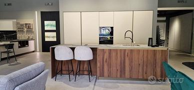 Cucina moderna con isola, modello AR-DUE ex esposi