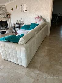 Tavola con sedie piu divano in pelle