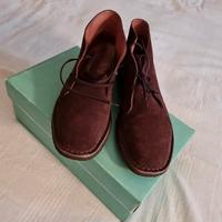 scarpe scamosciate allacciate marroni