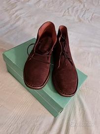 scarpe scamosciate allacciate marroni