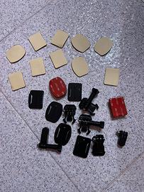 Set ganci e adesivi per GoPro