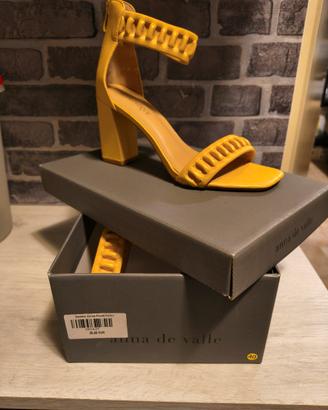 sandali gialli nr 40