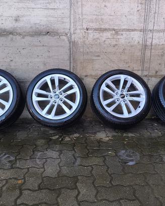 4 CERCHI LEGA 17 " AUDI E GOMME 225 45 17 PIRELLI