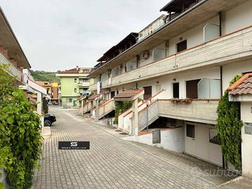 Villetta a schiera di 163 m² con 4 locali e box au