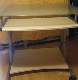 carrello scrivania per computer