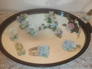 Fiori Capodimonte su vassoio a specchio