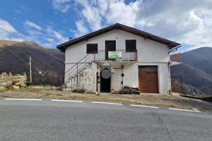 CASA INDIPENDENTE A CARPASIO