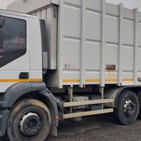 Autocarro iveco stralis 310 compattatore