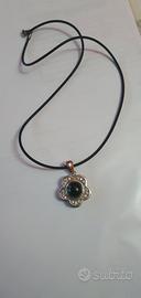 collana con ciondolo