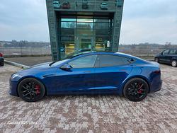 Model S Plaid 1020cv corrente gratis a vita ritiro